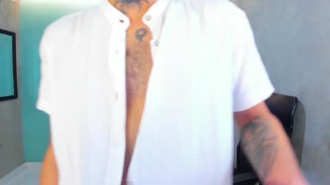 Snapshot of jharol_cardona chatting on January 8, 2025, 1:21 am Jharol online show from January 8, 2025, 1:21 am