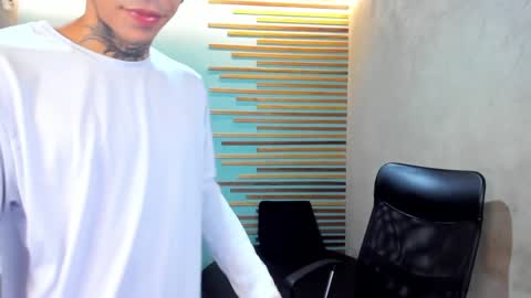 Snapshot of jharol_cardona chatting on January 9, 2025, 1:39 am Jharol online show from January 9, 2025, 1:39 am