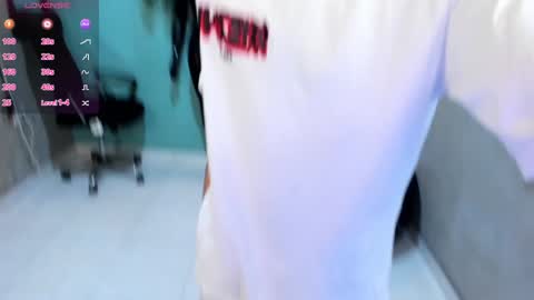 Snapshot of jharol_cardona chatting on January 11, 2025, 1:27 am Jharol online show from January 11, 2025, 1:27 am