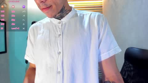 Snapshot of jharol_cardona chatting on January 14, 2025, 1:26 am Jharol online show from January 14, 2025, 1:26 am