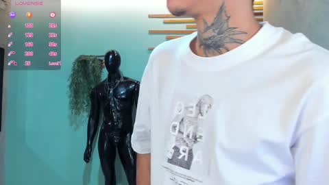 Snapshot of jharol_cardona chatting on January 24, 2025, 1:24 am Jharol online show from January 24, 2025, 1:24 am