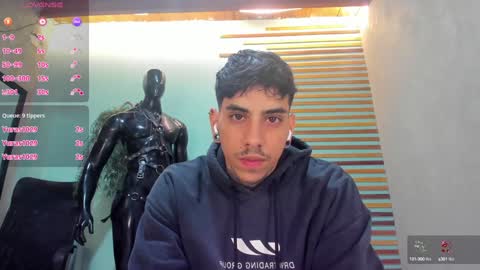 Snapshot of jharol_cardona chatting on February 9, 2025, 1:33 am Jharol online show from February 9, 2025, 1:33 am