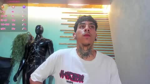 Snapshot of jharol_cardona chatting on March 8, 2025, 1:17 am Jharol online show from March 8, 2025, 1:17 am