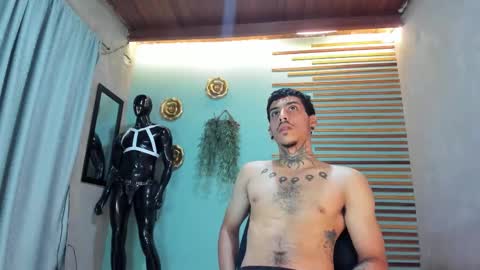 Snapshot of jharol_cardona chatting on November 7, 2025, 1:27 am Jharol online show from November 7, 2025, 1:27 am