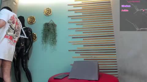 Snapshot of jharol_cardona chatting on November 12, 2025, 1:28 am Jharol online show from November 12, 2025, 1:28 am