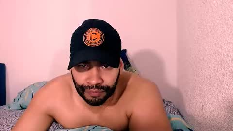 En moreno online show from November 7, 2025, 4:01 am