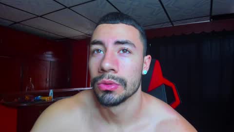 Snapshot of jhojanstrong_ chatting on January 3, 2025, 9:36 pm Jhojan Strong online show from January 3, 2025, 9:36 pm