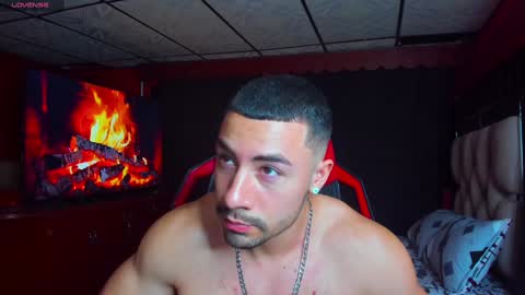 Snapshot of jhojanstrong_ chatting on January 14, 2025, 12:00 am Jhojan Strong online show from January 14, 2025, 12:00 am