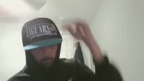 jholls online show from December 8, 2024, 1:46 am