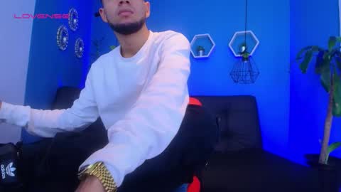 jhon_malo online show from November 19, 2025, 9:20 am