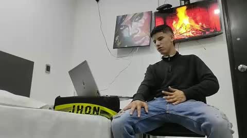Snapshot of jhongrey2 chatting on February 2, 2025, 12:30 am jhon online show from February 2, 2025, 12:30 am
