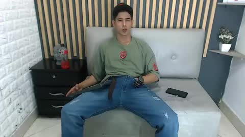 Snapshot of jhonn_rhyss chatting on January 23, 2025, 2:33 am Jhon online show from January 23, 2025, 2:33 am