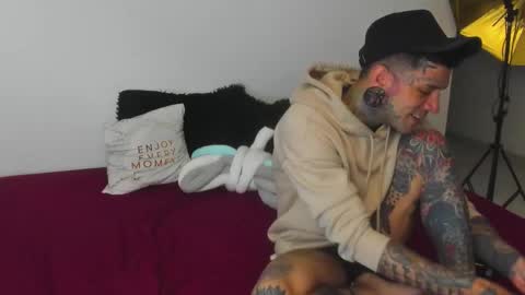 jhonny_ackerman online show from October 21, 2025, 2:34 am