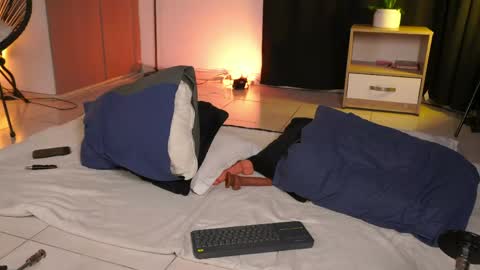 Jhonny  online show from May 23, 2026, 4:39 am