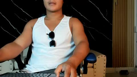 jhony_curly online show from May 29, 2026, 11:47 pm