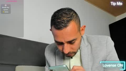 Snapshot of jhonyalzate chatting on May 30, 2026, 2:52 am Jhony Alzate online show from May 30, 2026, 2:52 am