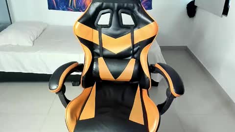 jhosep_hamilton online show from October 8, 2025, 7:22 pm