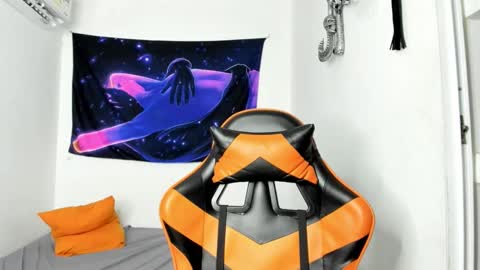 jhosep_hamilton online show from October 11, 2025, 7:01 pm