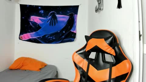 jhosep_hamilton online show from October 12, 2025, 6:40 pm