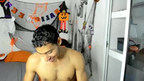 jhosep_hamilton online show from October 19, 2025, 7:03 pm