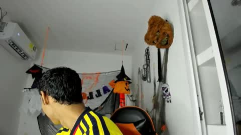 jhosep_hamilton online show from November 2, 2025, 7:05 pm