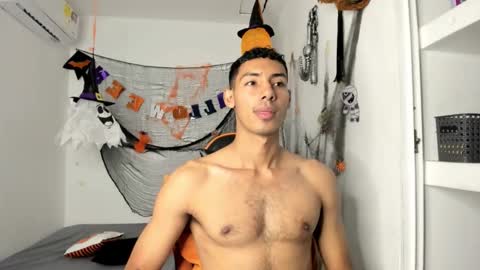 jhosep_hamilton online show from November 5, 2025, 7:03 pm