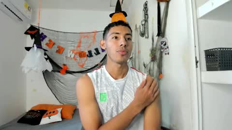 jhosep_hamilton online show from November 6, 2025, 7:04 pm