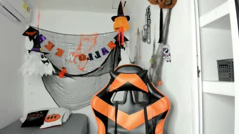 jhosep_hamilton online show from November 7, 2025, 7:14 pm