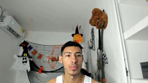 jhosep_hamilton online show from November 10, 2025, 12:26 pm