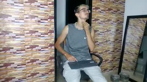 Snapshot of jhosuamoore chatting on November 6, 2025, 11:55 am Jhosuamoore online show from November 6, 2025, 11:55 am