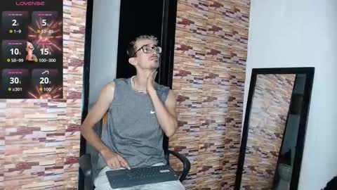 jhosuamoore2 online show from November 6, 2025, 11:55 am