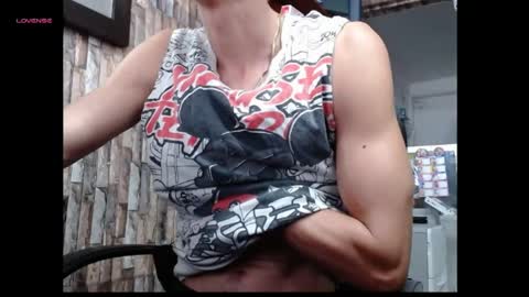 jhosuamoore2 online show from May 9, 2026, 1:38 pm