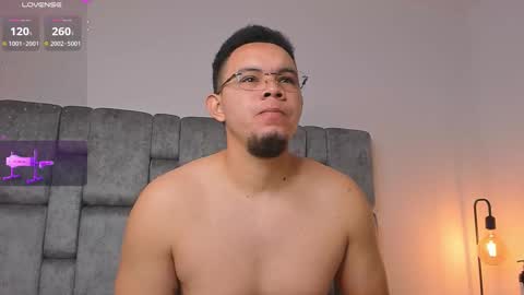 Snapshot of jhotta_foxx chatting on March 1, 2026, 10:06 am Jhonatan80 online show from March 1, 2026, 10:06 am