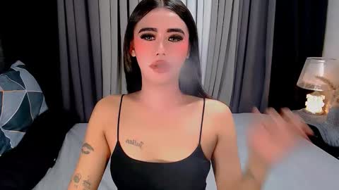 Snapshot of jhuliana_and_charles_room chatting on December 2, 2025, 3:45 am jhuliana_and_charles_room online show from December 2, 2025, 3:45 am