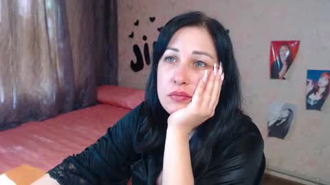 Snapshot of jill_stevens chatting on October 21, 2025, 9:43 am Jill online show from October 21, 2025, 9:43 am