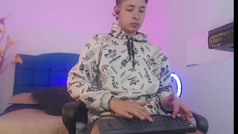 Snapshot of jim_whitte chatting on December 2, 2024, 9:24 am Jim Whitte online show from December 2, 2024, 9:24 am