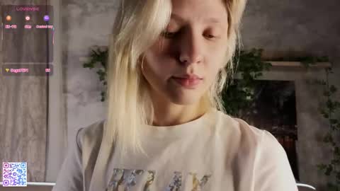 Snapshot of jimmiemozgala chatting on September 13, 2025, 6:18 pm Lily online show from September 13, 2025, 6:18 pm