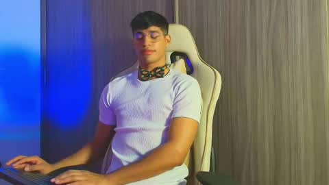 Snapshot of jimmy_leeh_ chatting on November 9, 2025, 3:38 am Jimmy Leeh online show from November 9, 2025, 3:38 am