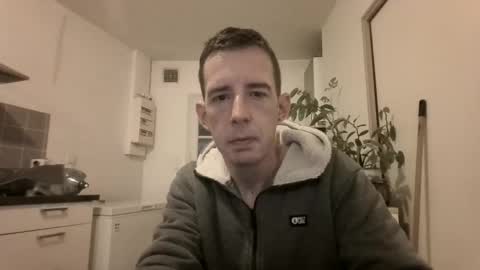 jin16000 online show from April 15, 2026, 4:41 am