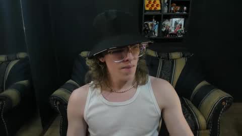 Snapshot of jinnbook chatting on February 20, 2025, 4:28 am JinnBook online show from February 20, 2025, 4:28 am