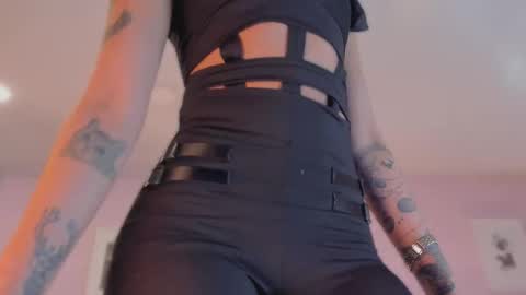 Snapshot of jinx_dh chatting on October 16, 2025, 2:29 pm Jinx online show from October 16, 2025, 2:29 pm