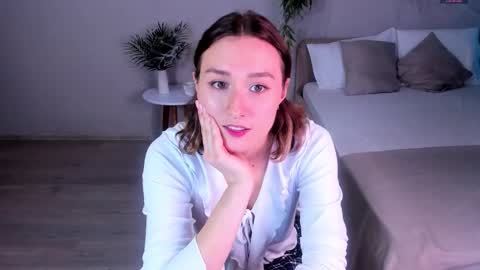 Molly online show from October 22, 2025, 3:12 pm