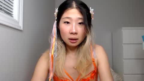 Snapshot of jiwooe chatting on October 25, 2025, 11:43 pm Jiwoo online show from October 25, 2025, 11:43 pm