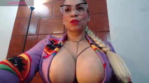 Snapshot of jjade_mooms chatting on January 13, 2025, 3:12 am Jade M online show from January 13, 2025, 3:12 am