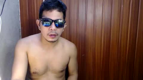 jjboy74472 online show from October 7, 2025, 4:26 pm