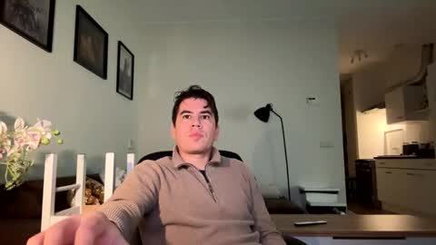 Snapshot of jjd8 chatting on December 1, 2025, 10:15 pm jjd8 online show from December 1, 2025, 10:15 pm