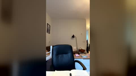 Snapshot of jjd8 chatting on December 19, 2025, 8:32 am jjd8 online show from December 19, 2025, 8:32 am