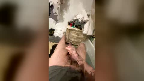 Jjjerkingit online show from June 2, 2026, 1:07 am
