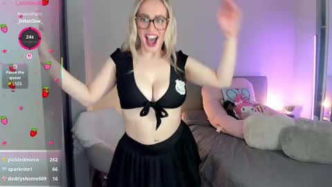Juliette Rose online show from October 31, 2025, 7:04 pm