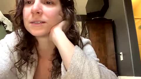 jlynn1997 online show from February 13, 2026, 11:34 pm